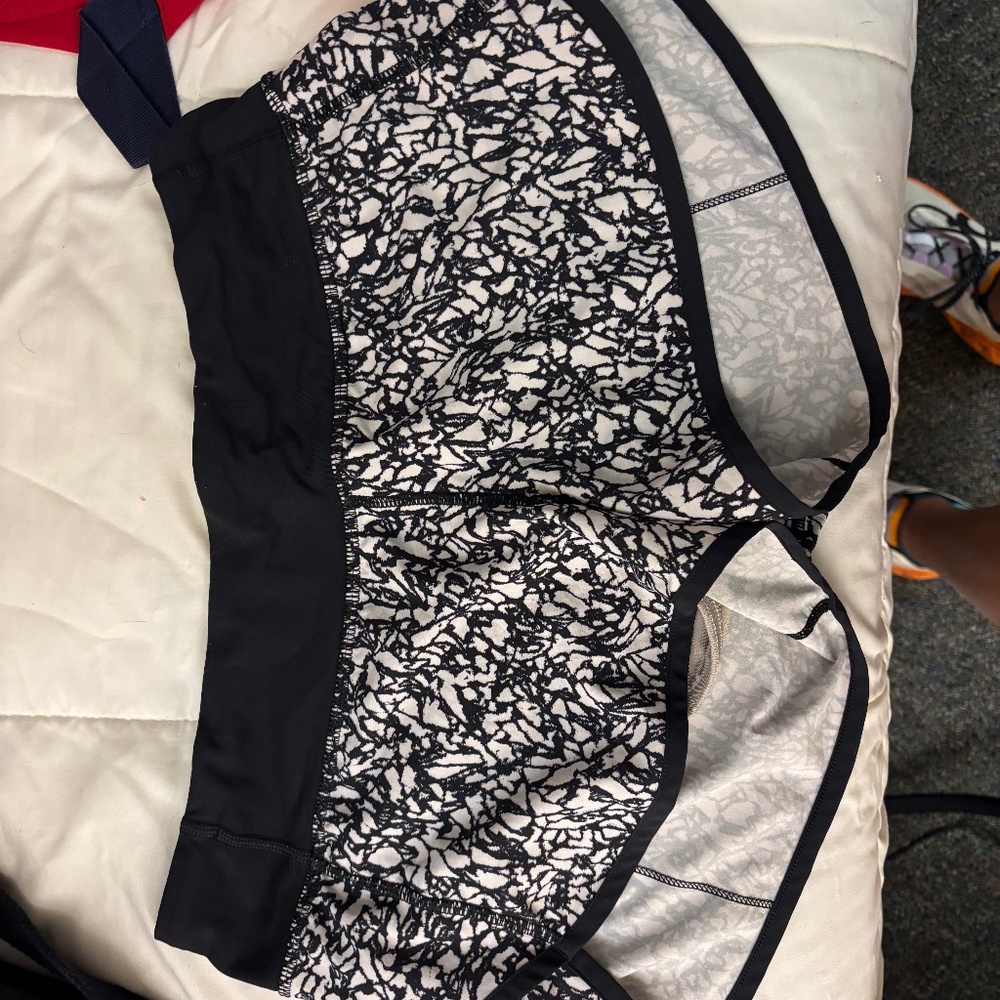 Lululemon speed shorts— size 6